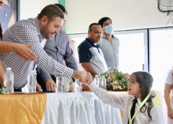 José Paz López asiste a ceremonia de clausura de preescolares; refrenda su compromiso con la niñez badiraguatense