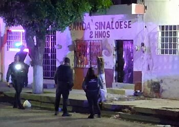 Atacan a balazos un local comercial de una Banda de Música en la colonia Centro