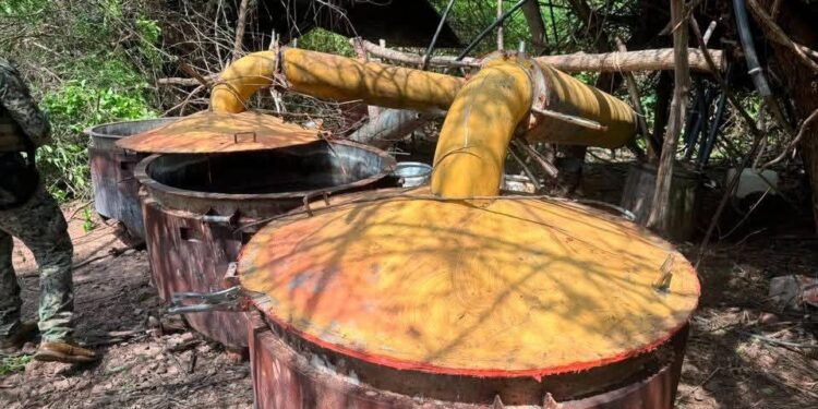 Neutralizan laboratorio de droga sintéticas durante operativo en Culiacán