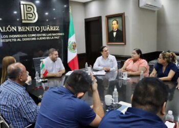 Alcalde de Badiraguato reafirma su compromiso con el sector educativo; se reúne con directivos de escuelas