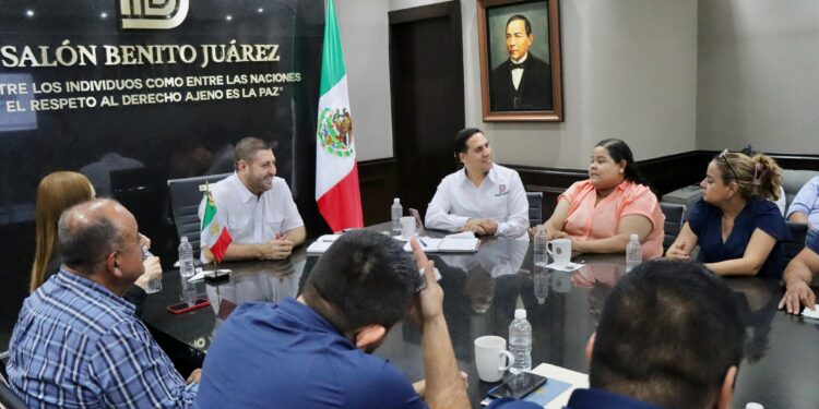 Alcalde de Badiraguato reafirma su compromiso con el sector educativo; se reúne con directivos de escuelas