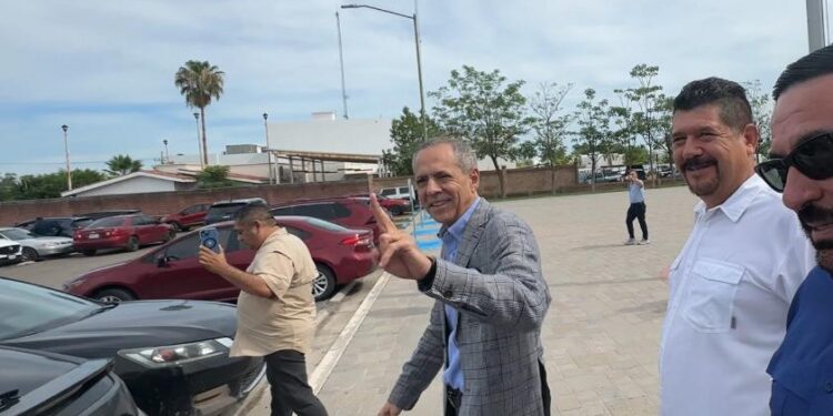 Un posible daño de más de 42 mdp en presunta compra irregular de patrullas en caso Vargas Landeros, acusa la FGE