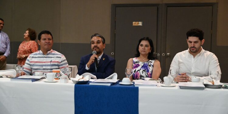 Encabeza la UAS encuentro con Profesionistas de Sinaloa para fortalecer el Plan de Desarrollo Institucional y el Proyecto UAS Visión 2050