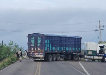 Se registran bloqueos en carreteras de Navolato