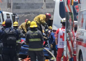 Una colisión de tres vehículos en Ciudades Hermanas deja 13 personas heridas
