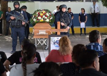 Realizan homenaje póstumo al policía estatal caído Jorge Ernesto Félix Beltrán