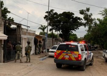 Atentado a balazos en una casa de la Adolfo López Mateos deja dos muertos