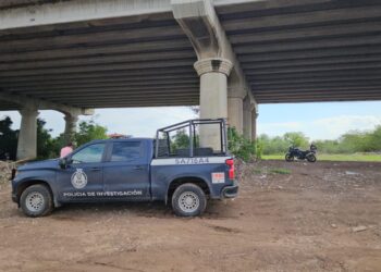 Localizan a un hombre sin vida bajo el puente de la Unidad de Servicios Estatales
