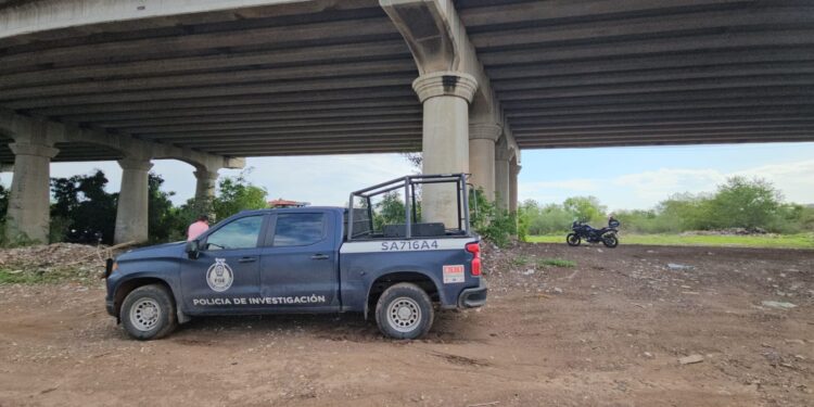 Localizan a un hombre sin vida bajo el puente de la Unidad de Servicios Estatales