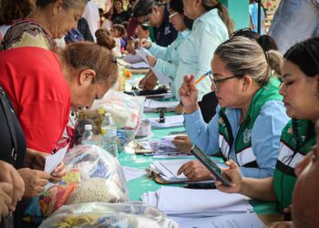 DIF Culiacán lleva servicios de salud y apoyos a más de 400 personas en Aguaruto