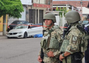 Asesinan a balazos de “carro a carro” a padre e hijo en la Guadalupe Victoria