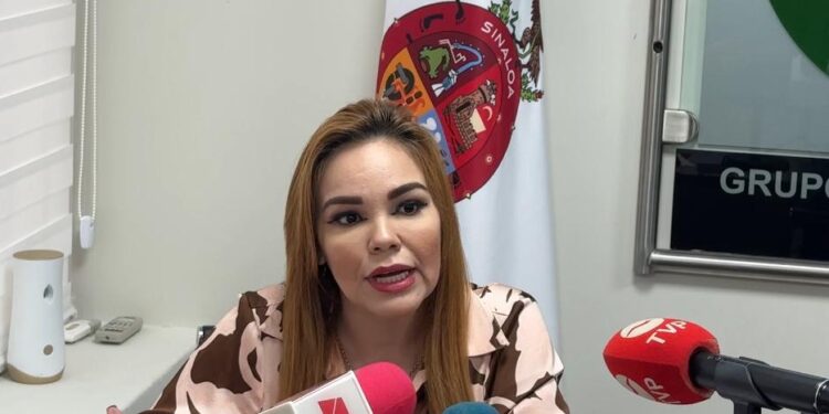 Paola Gárate pide a Harfuch cambio de estrategia de seguridad en su visita el viernes a Culiacán