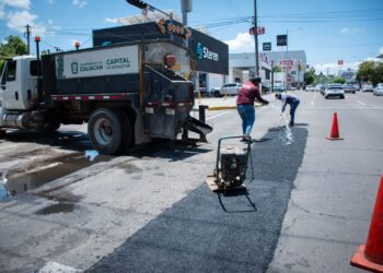 El bacheo no se detiene: atienden puntos clave en la ciudad