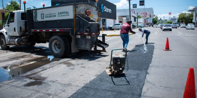 El bacheo no se detiene: atienden puntos clave en la ciudad