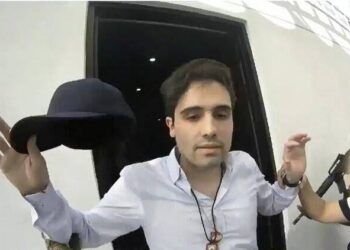 Ovidio Guzmán abandona prisión de Chicago tras declararse culpable; está bajo resguardo en ubicación secreta