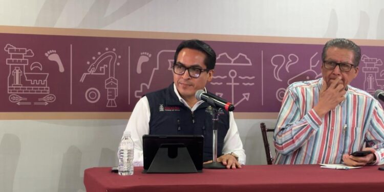 Lluvias en Culiacán dejan caída de árboles, especular y apagones en colonias: PC