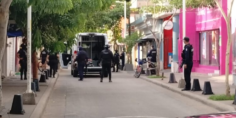 Atentado en céntrica “jugada” deja dos muertos y heridos un payaso y una mujer