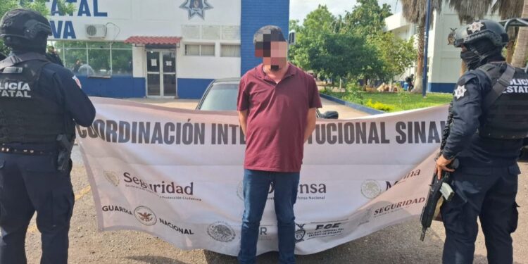 Detienen a hombre y asegura arma de fuego, además de un vehículo, en Culiacán
