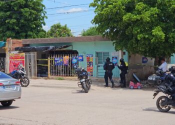 Ejecutan a balazos a dos hombres en el interior de una tienta en la Emiliano Zapata
