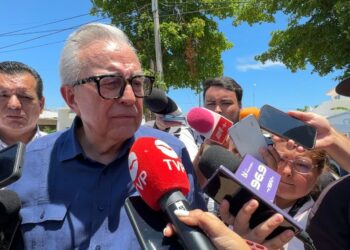 Policías escoltarán a trabajadores de la CFE en zonas con violencia: Rocha Moya