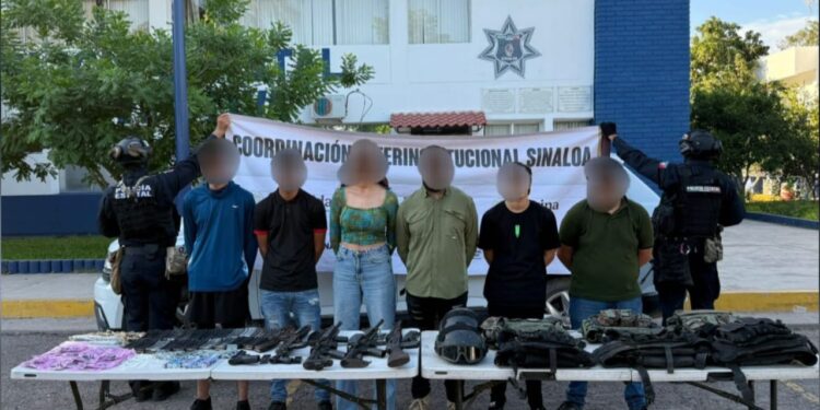 En Culiacán, Grupo Interinstitucional detiene a seis civiles y asegura armamento, droga y vehículos