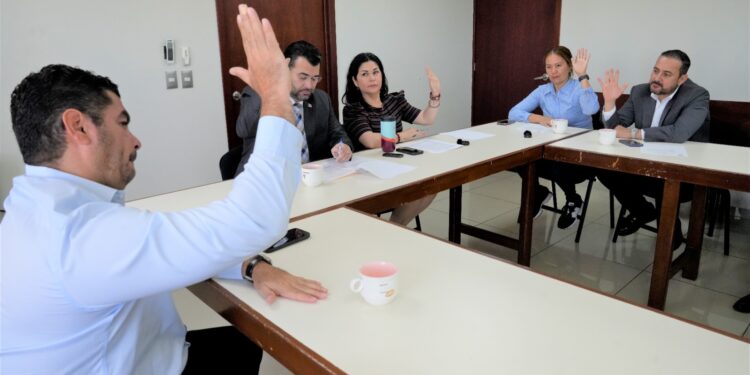 Comisión aprueba dictamen que reforma la Constitución local para proteger a los animales