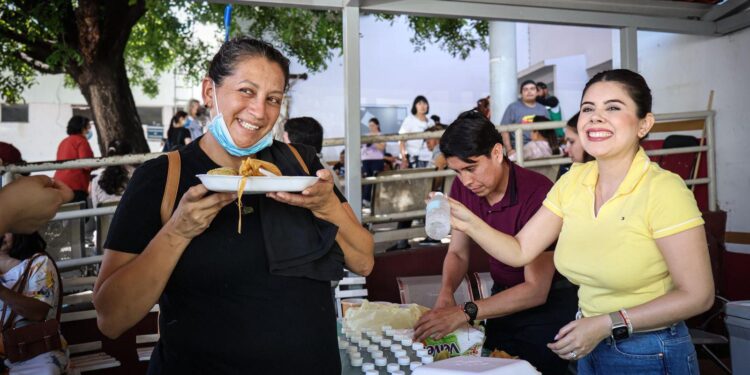 ALAJIBUA del DIF Culiacán alimenta con amor a familias del ISSSTE