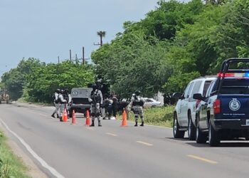 Hallan a un hombre asesinado y con un mensaje en una cartulina clavada en la espalda con un cuchillo