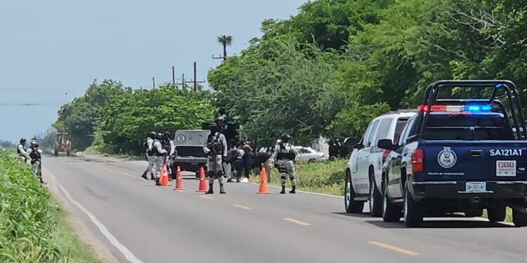 Hallan a un hombre asesinado y con un mensaje en una cartulina clavada en la espalda con un cuchillo