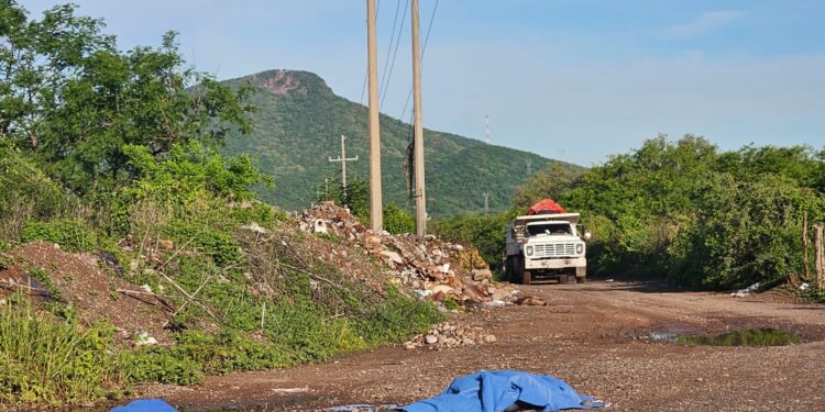 Hallan ejecutados a balazos a dos jóvenes “levantados” anoche en Agua Caliente de Los Monzón, Tepuche