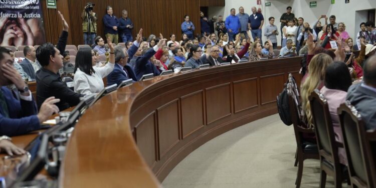Congreso aumenta pena de prisión a homicidas de menores de edad, periodistas y personal de seguridad pública