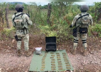 En acciones distintas en Culiacán y Concordia, Grupo Interinstitucional asegura municiones, droga y un campamento improvisado