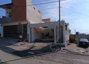 Vandalizan e incendian una casa de Colinas del Bosque