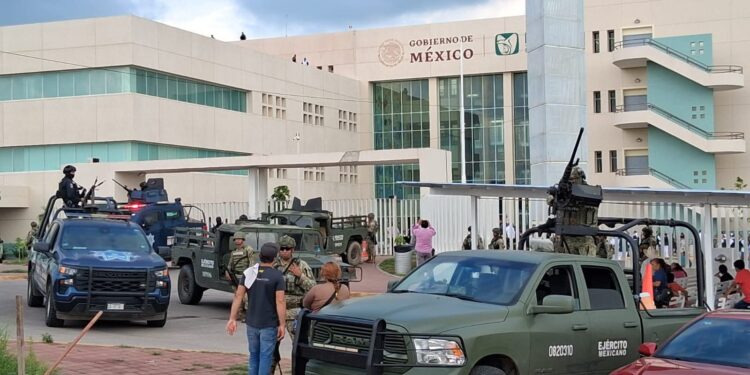 De manera simultánea asesinan a balazos a dos jóvenes en dos hospitales distintos