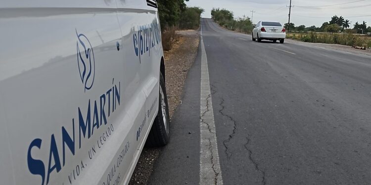 Hallan a un hombre asesinado a un costado de la carretera Navolato-Altata