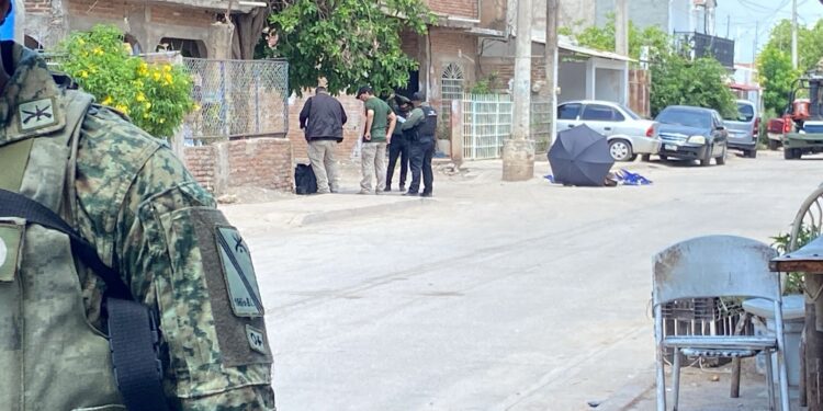 Atentado a balazos deja a padre e hijo sin vida y uno más herido en la colonia Amistad