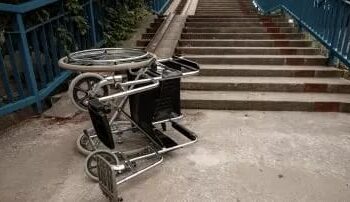 Levantan a un joven minusvalido en la colonia Valles del Sol