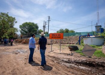 Juan de Dios Gámez supervisa avance de la planta de agua en la zona norte de Culiacán