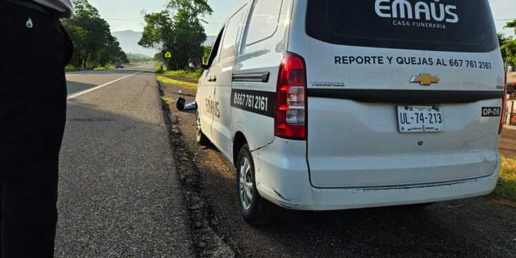 Dejan a un hombre asesinado frente al expendio de cerveza en La Campana