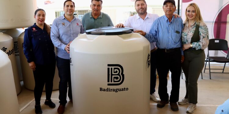 Alcalde de Badiraguato cumple compromiso con habitantes de Otatillos; dan inicio los trabajos de empedrado de calle