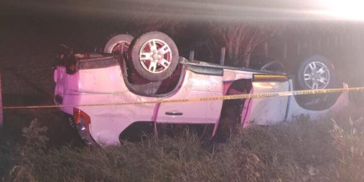 Fallece adulto mayor de Culiacán al volcarse la camioneta que conducia en la Autopista Culiacán-Mazatlán