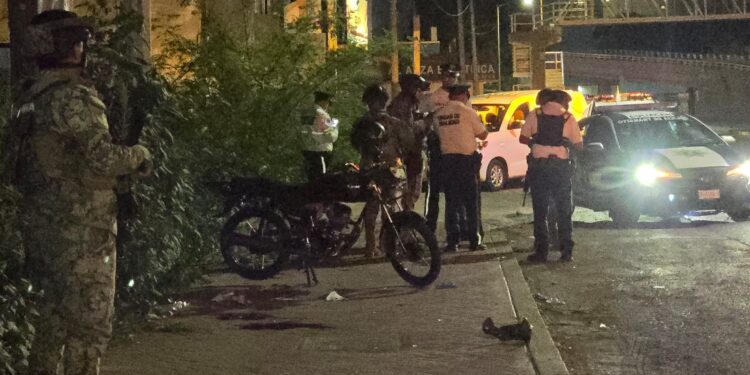 Fallece motociclista al chocar contra camioneta en la Guadalupe Victoria