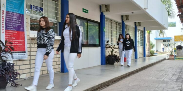 La UAS se declara lista para recibir a los miles de estudiantes para el ciclo escolar 2025-2026 mejorando espacios y actualizando a su planta docente