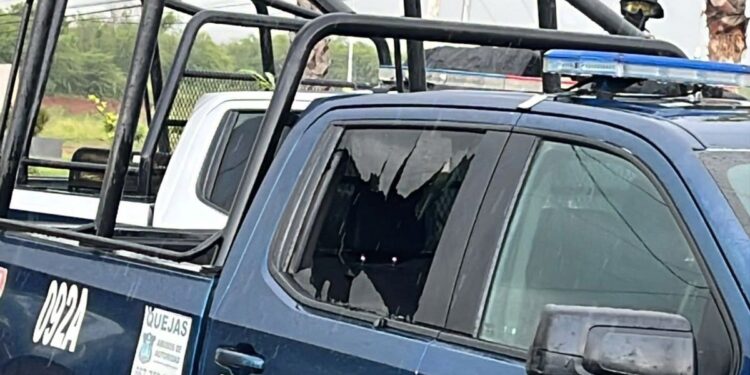Atacan a balazos a elementos de la Policía Estatal Preventiva cerca del Hospital General