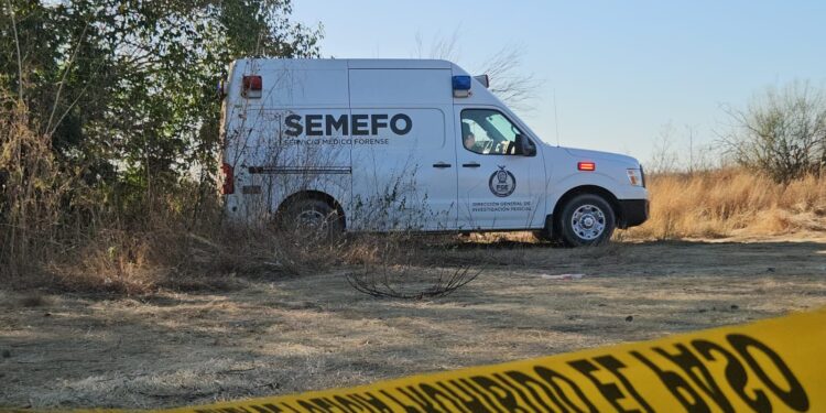 Hallan asesinado a un hombre joven al oriente de Culiacán