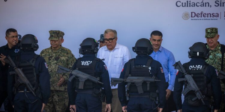 Rocha anuncia nueva etapa de fortalecimiento policial en Sinaloa