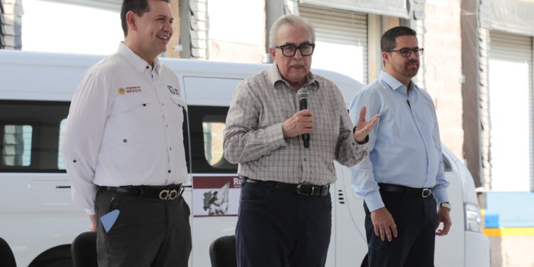 Gobernador Rocha da el banderazo de inicio de las Rutas de la Salud para abastecer Centros de Salud