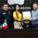 José Paz López Elenes entrega uniformes y calzado a elementos de Protección Civil y Bomberos de Badiraguato