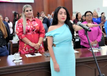 Ante el Pleno del Congreso rinde protesta titular de la UTE para un nuevo período de cuatro años