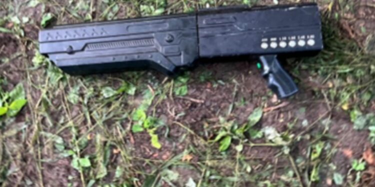 Artefactos explosivos y una pistola antidron: algunos objetos asegurados por el Grupo Interinstitucional en San Ignacio